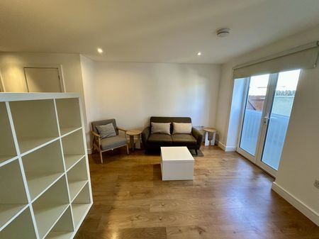 Fountain Court, Falmouth - Photo 2