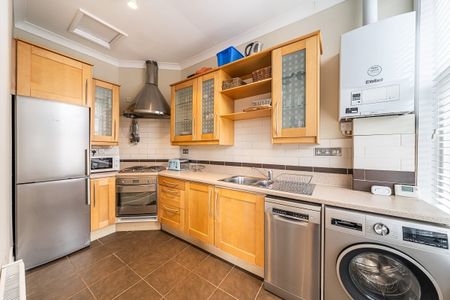 2 bedroom flat to rent - Photo 2