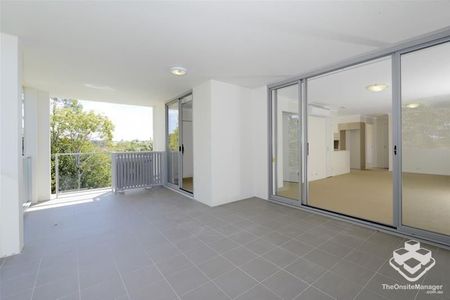 2 Bedrooms, 2 Bathrooms, New Carpets, Park Outlook, in this leafy pocket of Lutwyche. - Photo 5