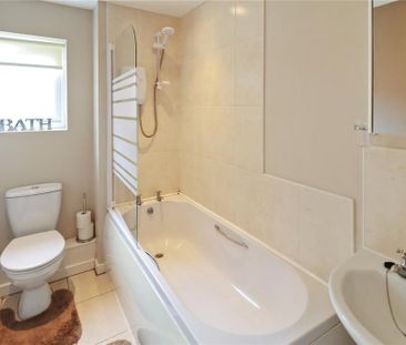 3 bedroom end of terrace house to rent - Photo 1