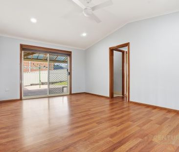 Spacious Family Home with Pool - Photo 1