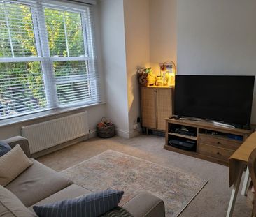 2 Bed Maisonette, London, W12 - Photo 3