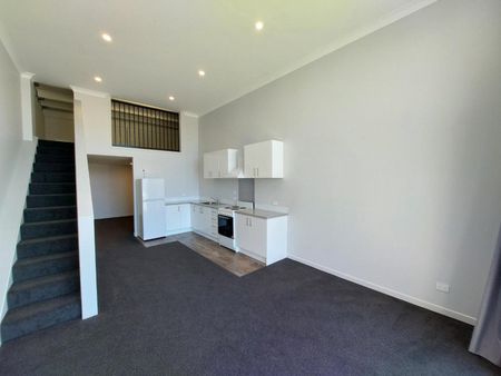 One Bedroom Central Apartment - Photo 2