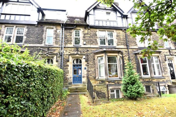 6 bedroom Flat in Hollybank, Leeds - Photo 1