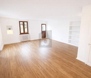 CACHET AUTHENTIQUE AVEC TERRASSE, PROCHE DU LAC - Foto 1