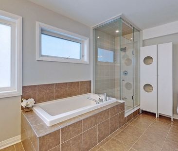 For Lease - 11 Locust Lodge Gardens, Toronto, Ontario - Photo 4