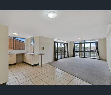 3/12 Yallanga Place, Mooloolaba, Qld 4557 - Photo 2