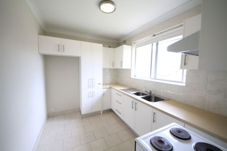 Prime Location and Lock up garage - Photo 4