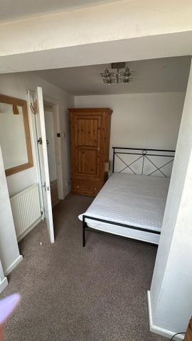 5 bedroom semi-detached house to rent - Photo 3