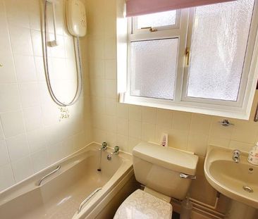 2 bedroom semi-detached bungalow to rent - Photo 5