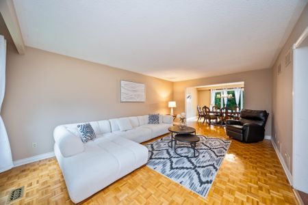 For Lease - 194 Glenada Court, Richmond Hill, Ontario - Photo 2