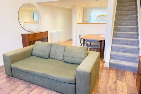 To Let 1 Bed Flat - Photo 5