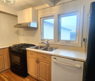 For Lease - 20812 Dalton Road, Georgina, Ontario - Photo 3