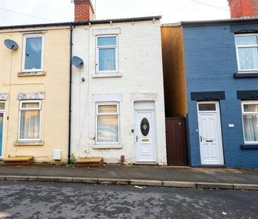 3 bedroom end of terrace house to rent - Photo 1