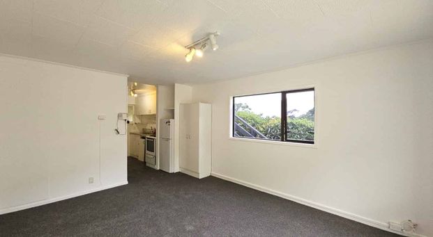 Tidy Apartment in Prime Location - Photo 1