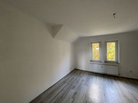 Lust auf Veränderung? 4-Zimmer-Dachgeschosswohnung - Photo 4