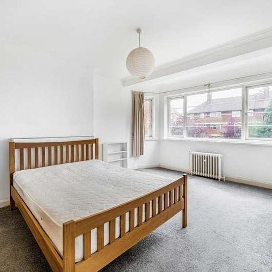 Sheen Court, Richmond, TW10 - Photo 1