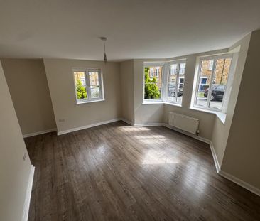 4 bedroom semi-detached house to rent - Photo 2