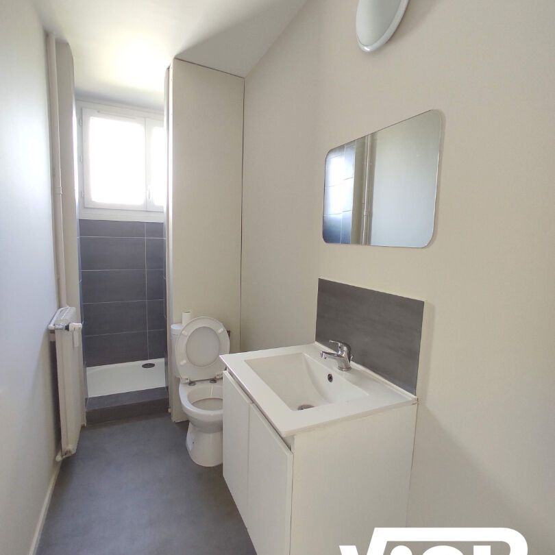 GRAND T2 PROCHE CHU - Photo 1