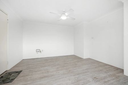 Bright & Convenient Inner-City Living – Partly Furnished & North-Facing - Photo 5