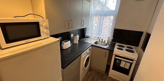 Studio to rent - Photo 2