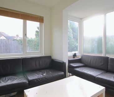 6 bedroom property to rent - Photo 2