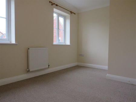 Bruce Close, Wisbech - Photo 4