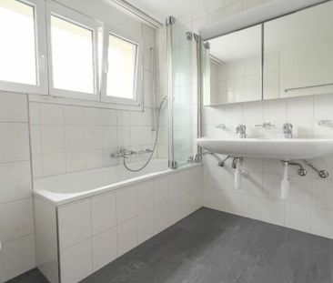 Hell und modern Wohnen - ideale 5.5-Zimmerwohnung im Zentrum von Go... - Photo 4