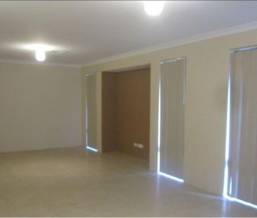 Large 4 x 2 in Brabham is a must see! - Photo 6