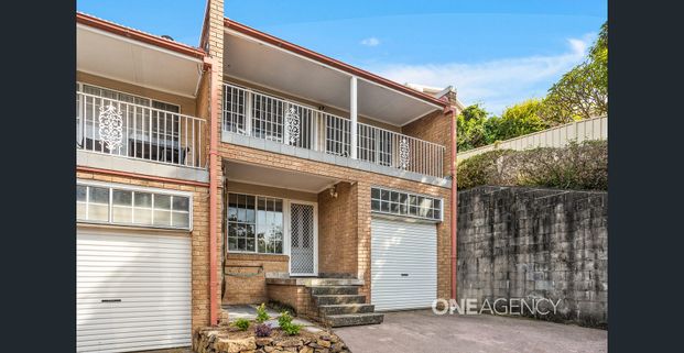 STYLISH COASTAL LIVING IN THE HEART OF KIAMA - Photo 1