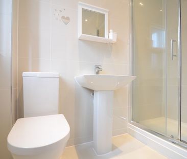 2 bedroom apartment to rent - Photo 3