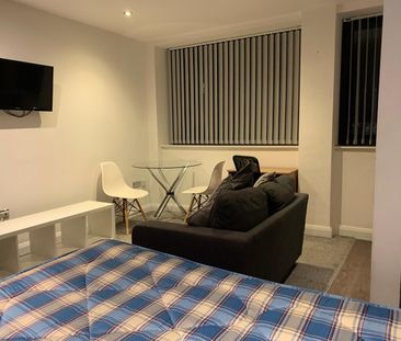 Studio Flat, Bracken House, M1 - Photo 2
