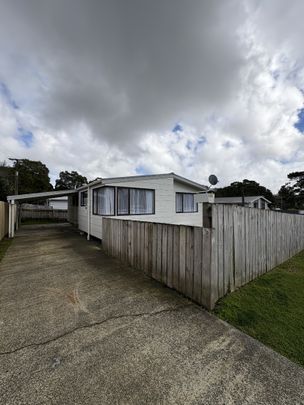 Spacious Townhouse in Kamo - Photo 1