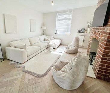 2 bedroom property to rent - Photo 1