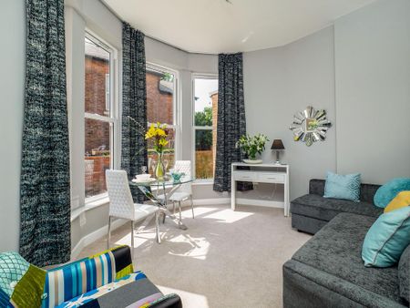 2 bedroom flat to rent - Photo 2