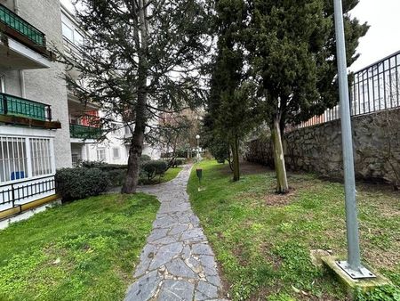 Piso de alquiler en Avenida Juan Carlos I, Villalba Estación - Photo 2