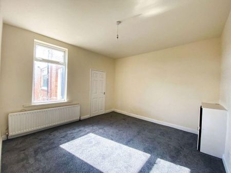 2 bed lower flat to rent in NE22 - Photo 2