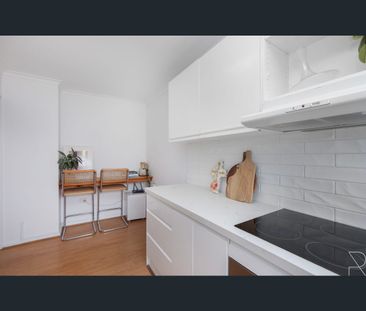 4/69 Hamilton Street, Yarraville, Vic 3013 - Photo 3