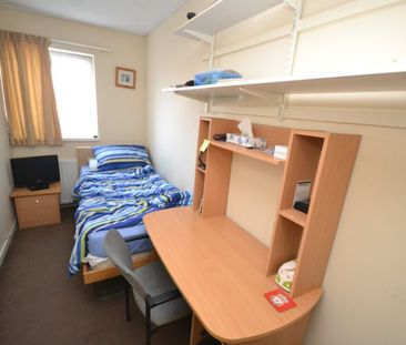 4 bed Semi-Detached House for Rent - Photo 2