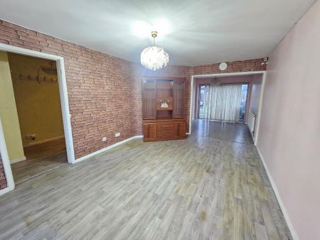 3 bedroom semi-detached house to rent - Photo 2