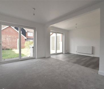 4 bedroom detached house to rent - Photo 2
