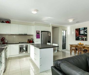 29 Parkleigh Drive, Kurunjang, VIC 3337 - Photo 4