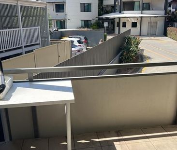 Peaceful, Convenient Living in the Heart of Teneriffe - Photo 2