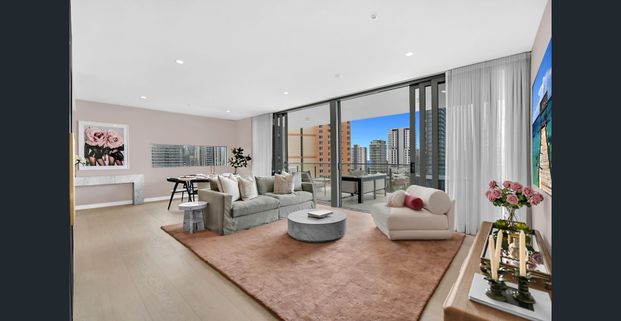 Furnished Luxury, Half Floor 3 Bedroom Apartment in Heart of Broadbeach - Photo 1