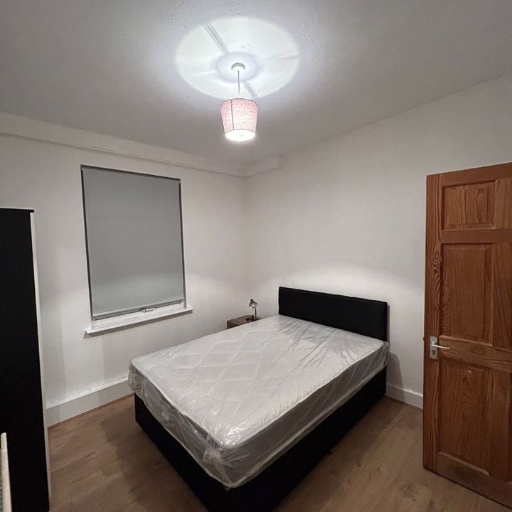 Room in a Shared Flat, South Norwood, SE25 - Photo 1