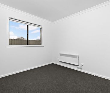 Modern Family Living in Fairway Meadows - Photo 2