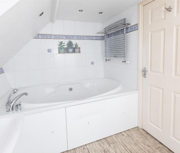 2 bedroom flat to rent - Photo 6