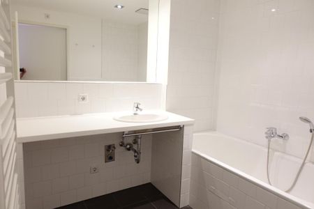 Silbergasse: Moderne 3-Zimmer-DG-Wohnung mit 38m² Terrassenfläche !!! - Photo 2