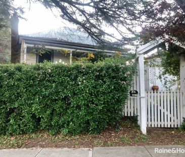 Charming Cottage Close to Town - Photo 6