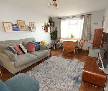 3 Bed Maisonette, Brangwyn Crescent, SW19 - Photo 1